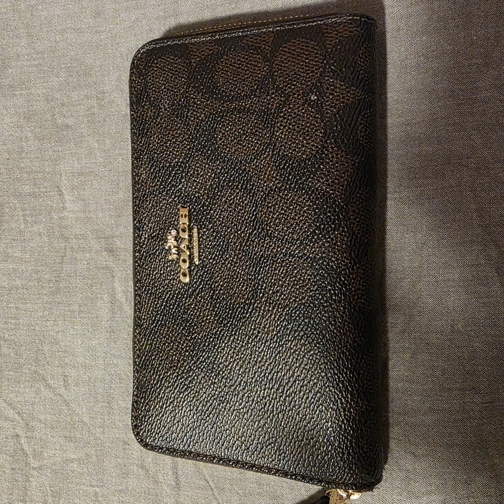 Coach Signature Zip Wallet in Dark Brown/Black with Gold Hardware